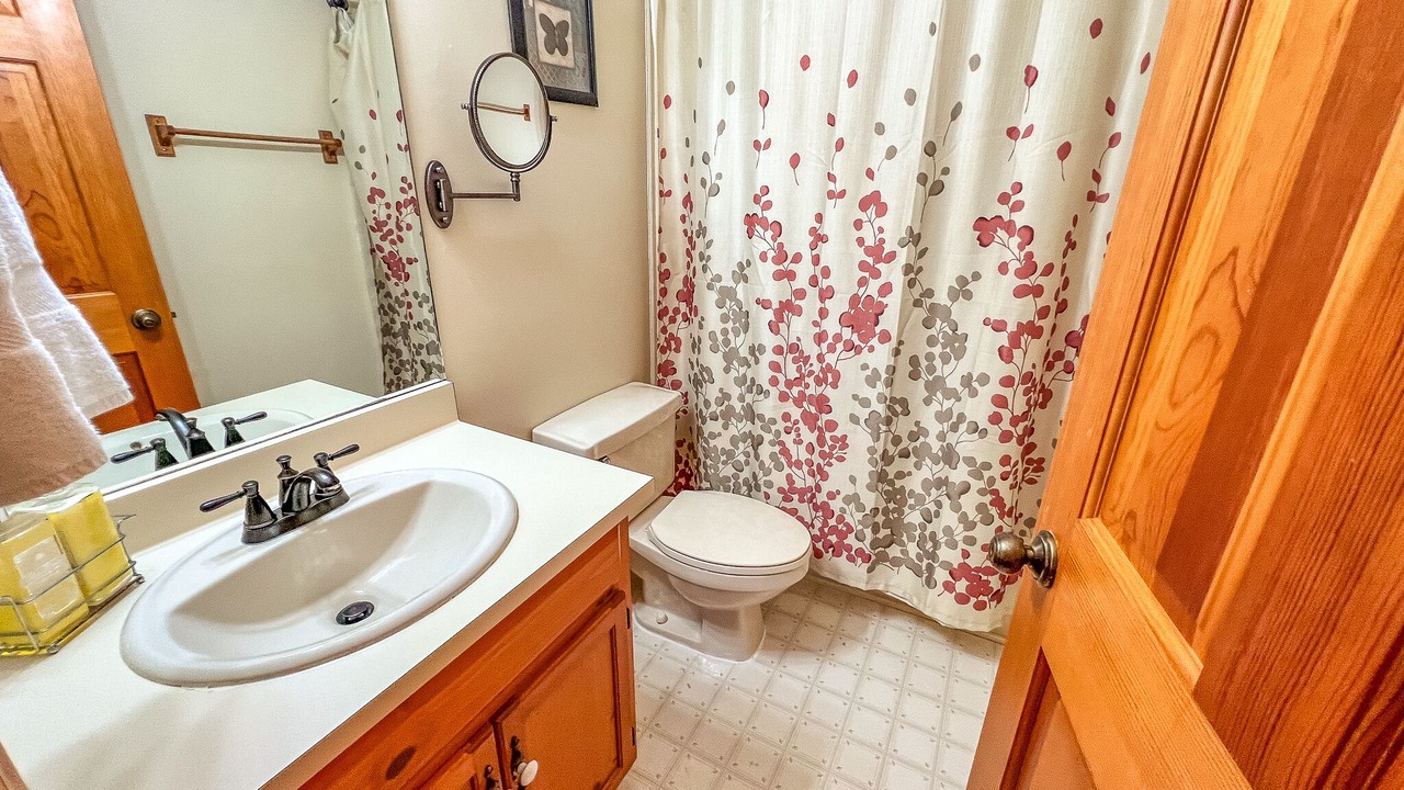 Photo of Bathroom in Grassy Creek
