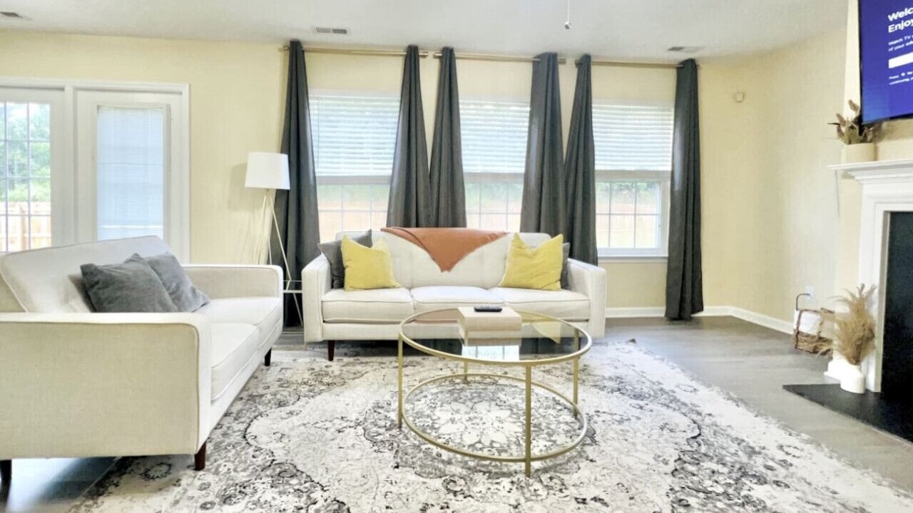 Photo of Livingroom in Northeast Raleigh