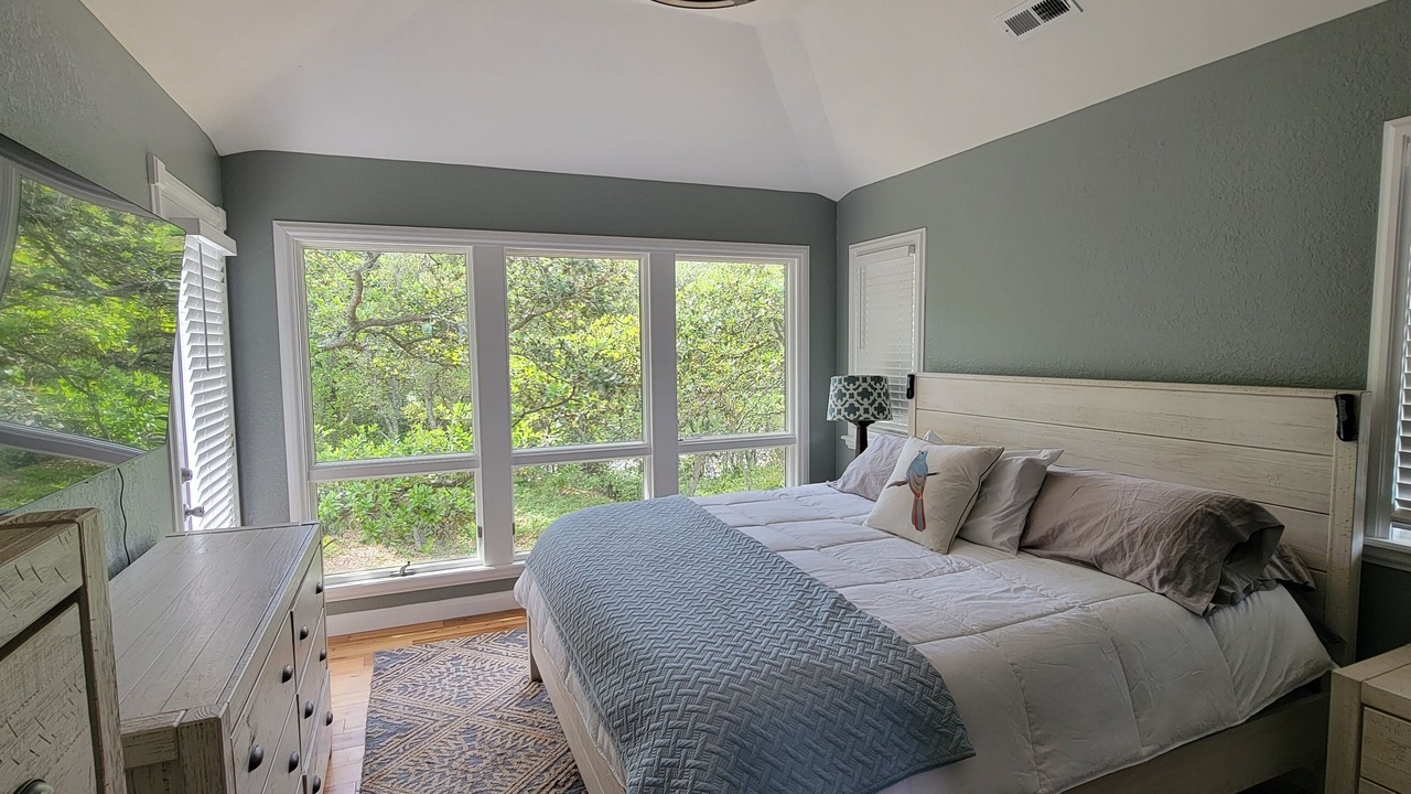 Photo of Bedroom in Whalehead Beach