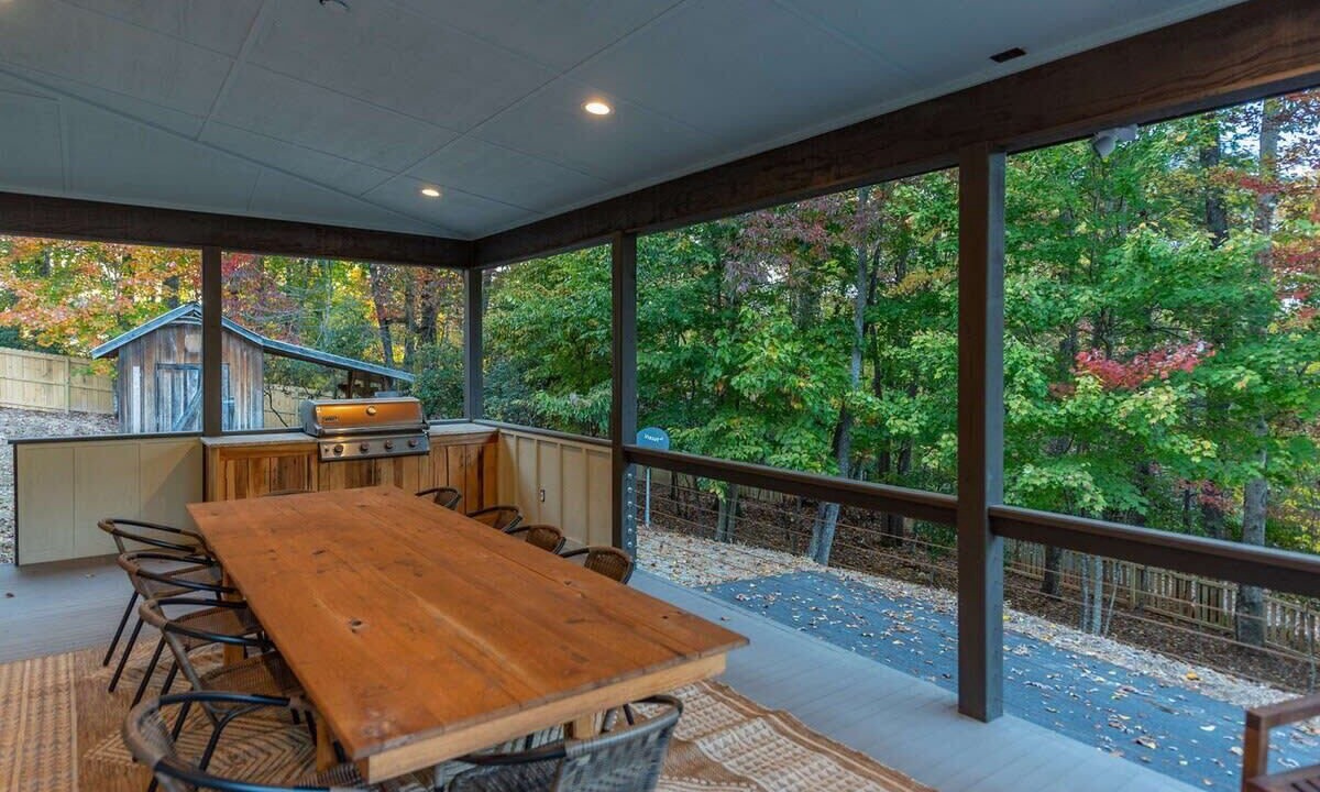 Photo of Outdoor in Mills River
