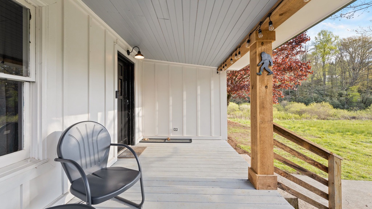 Photo of Patio Balcony in Scaly Mountain