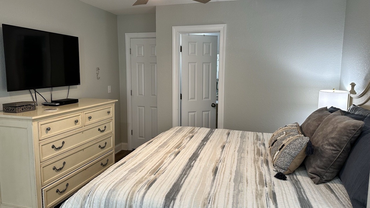 Photo of Bedroom in Bermuda Bay