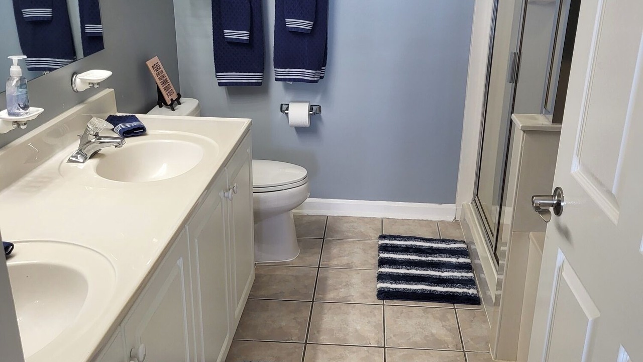 Photo of Bathroom in Ash