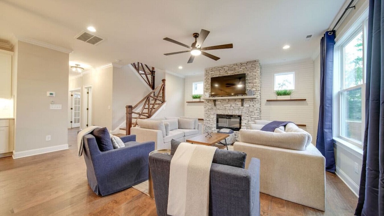 Photo of Livingroom in Belmont