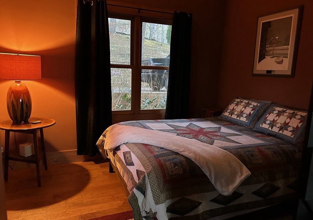 Photo of Bedroom in Robbinsville