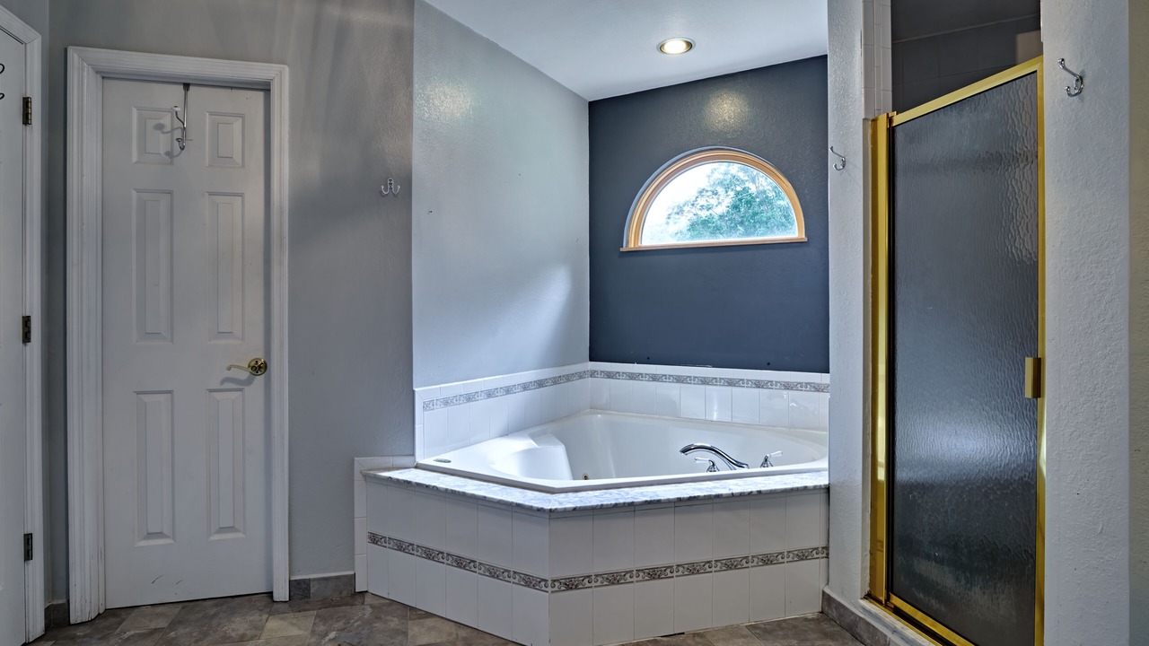 Photo of Bathroom in Glenville