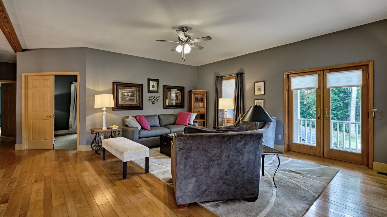 Photo of Livingroom in Glenville