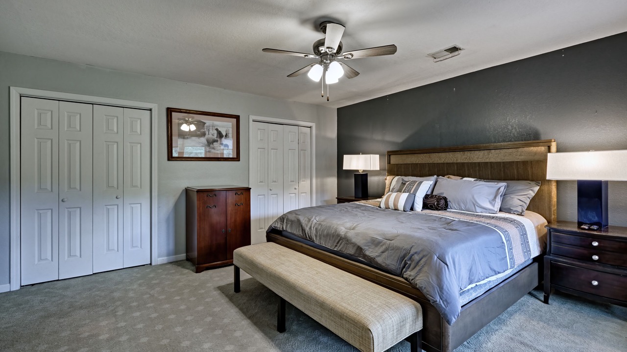 Photo of Bedroom in Glenville