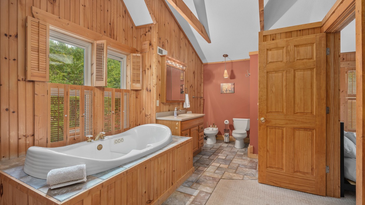 Photo of Bathroom in Vein Mountain