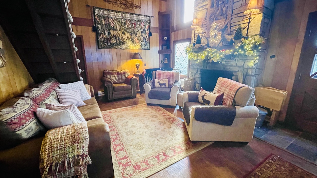 Photo of Livingroom in Charter Hills