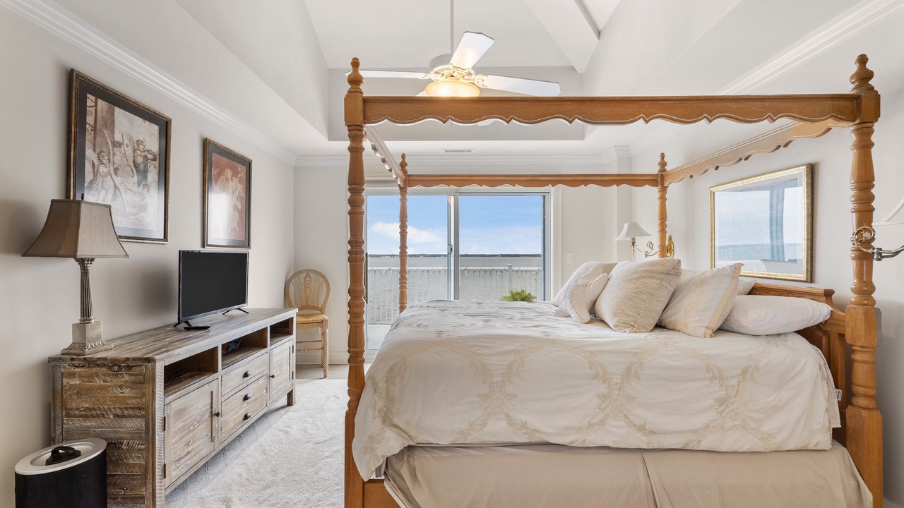 Photo of Bedroom in Indian Beach