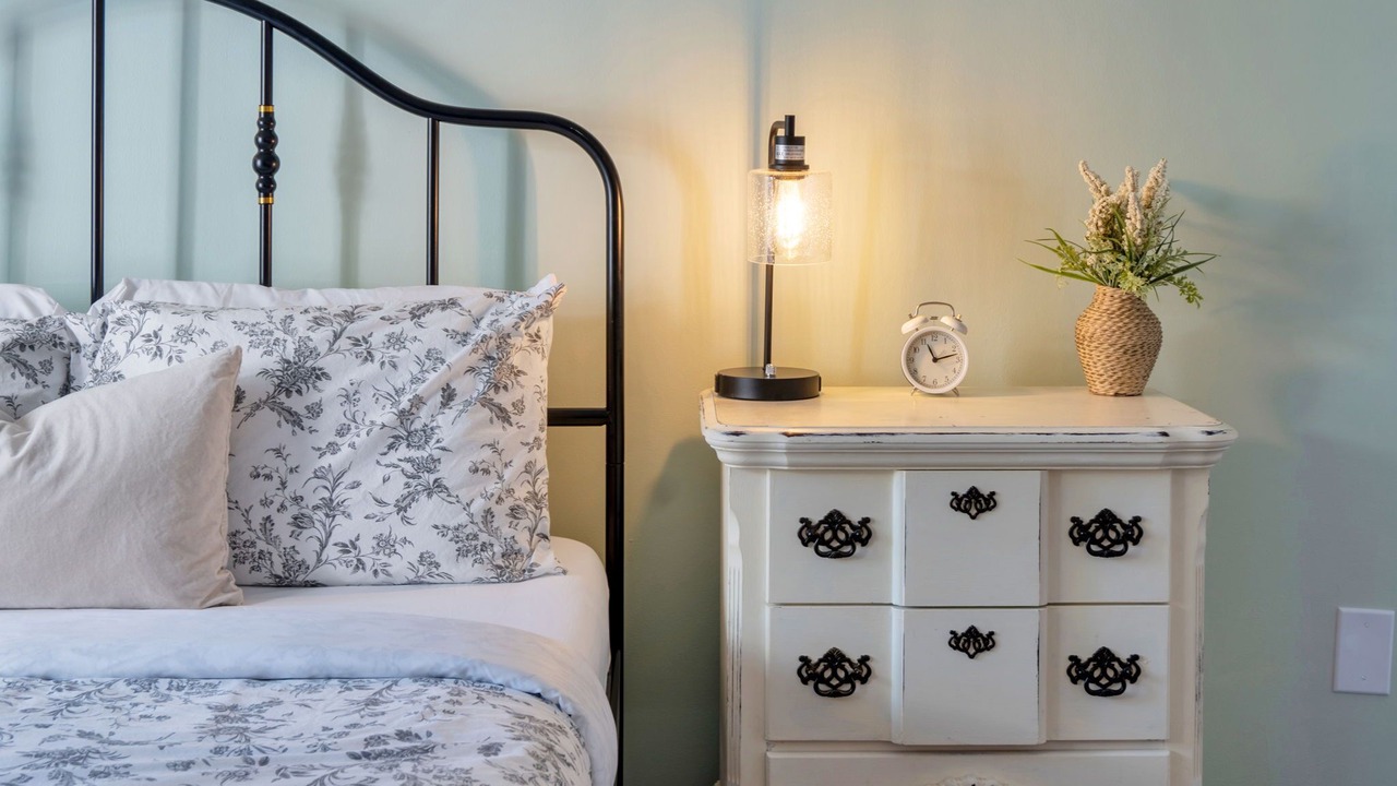 Photo of Bedroom in Beverly Woods