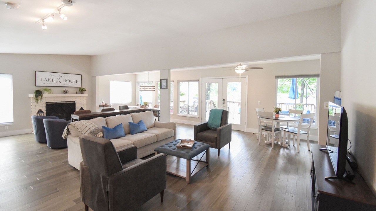 Photo of Livingroom in Dixie - Berryhill