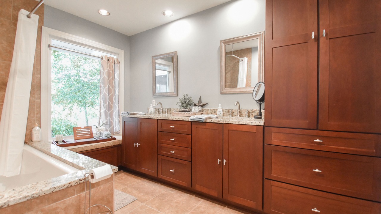 Photo of Bathroom in Dixie - Berryhill