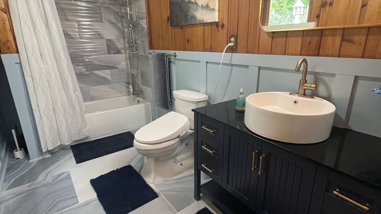 Photo of Bathroom in Dixie - Berryhill