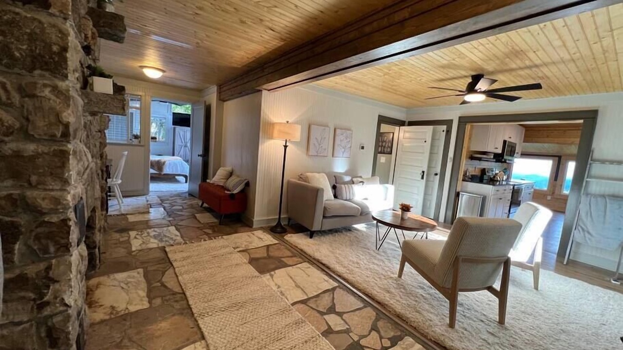 Photo of Livingroom in Apple Ridge