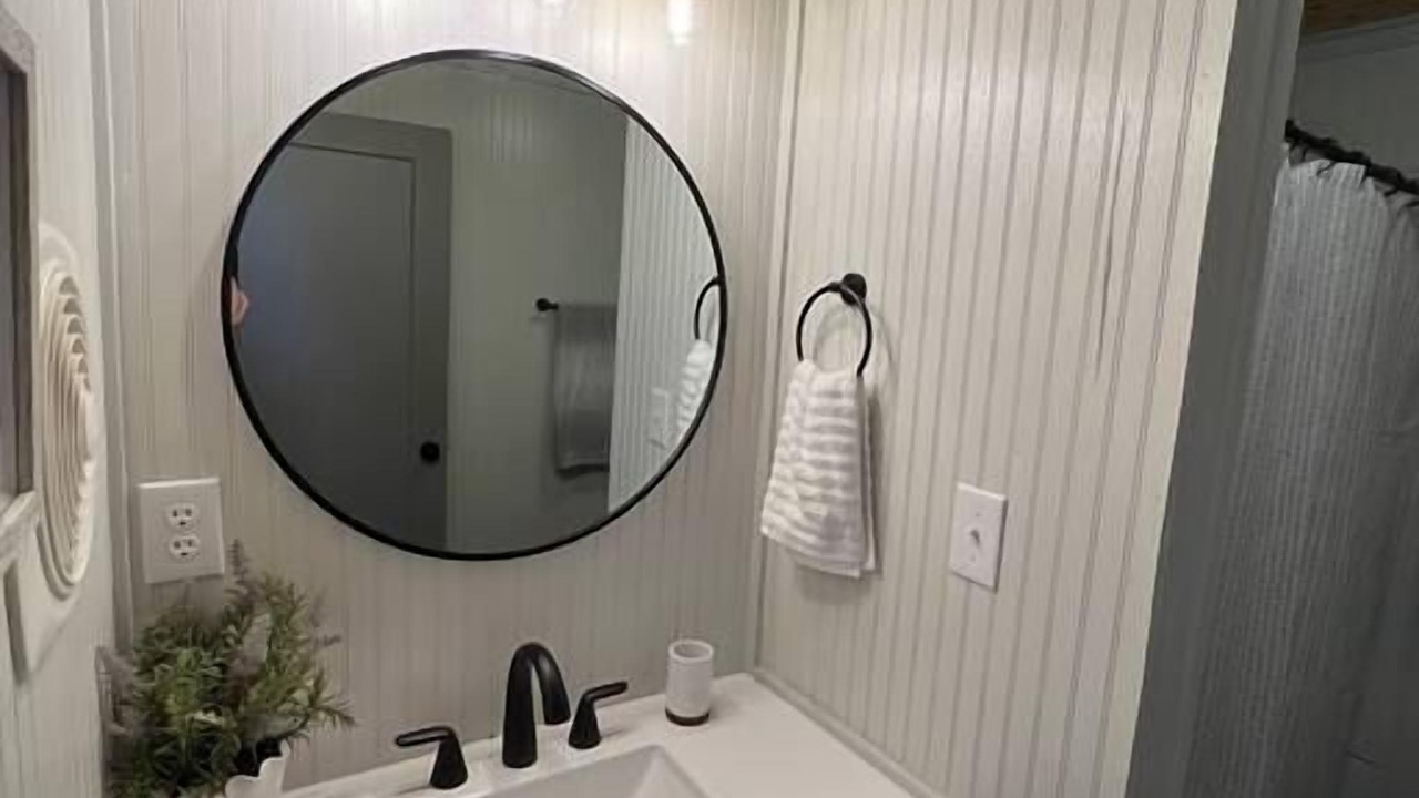 Photo of Bathroom in Apple Ridge