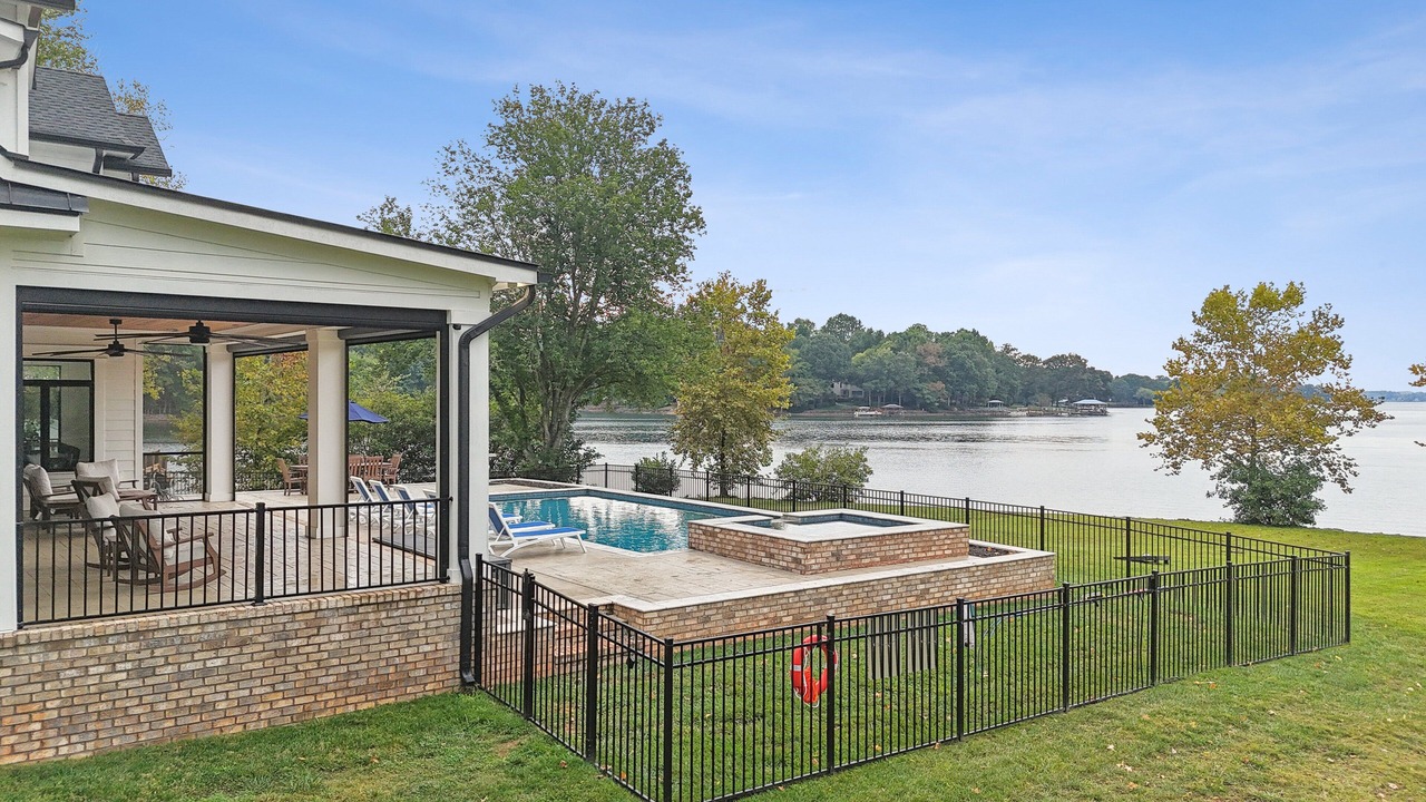 Photo of Patio Balcony in Lake Norman of Catawba