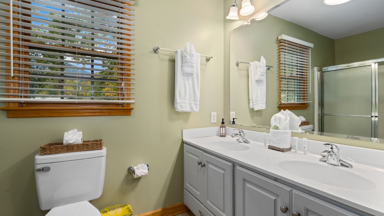 Photo of Bathroom in Valley Creek Run