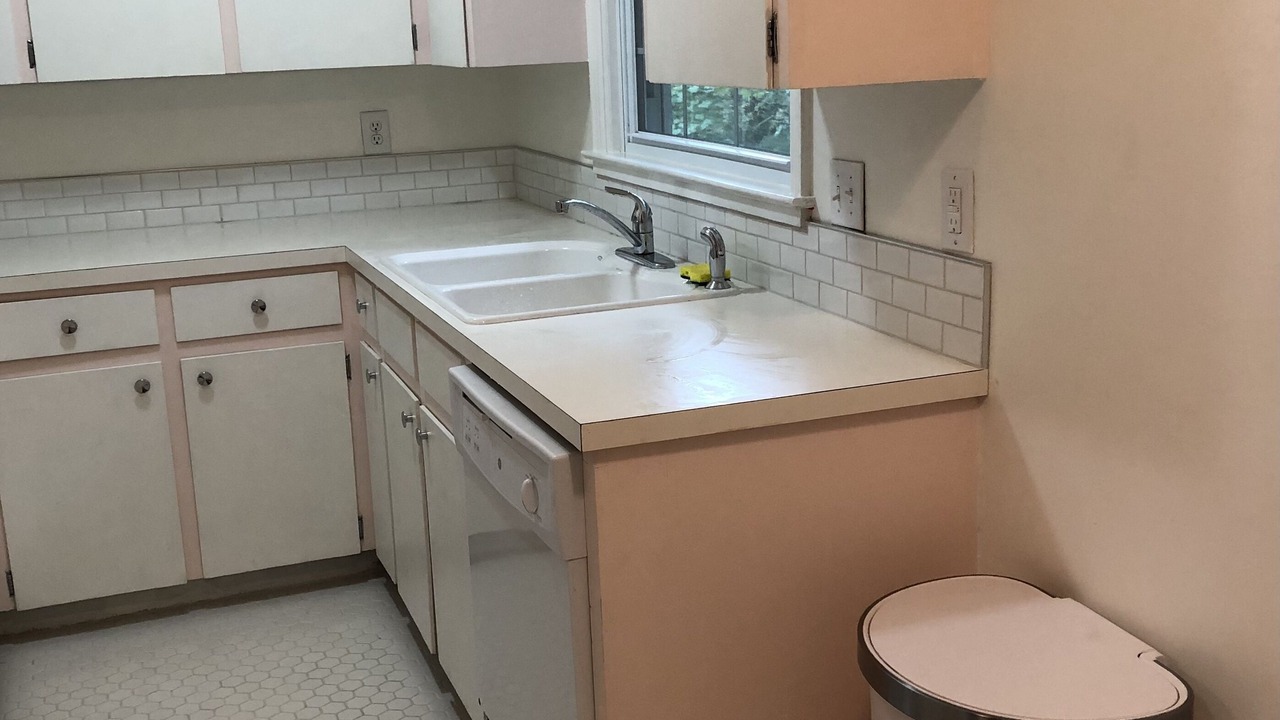 Photo of Kitchen in Kenilworth Forest