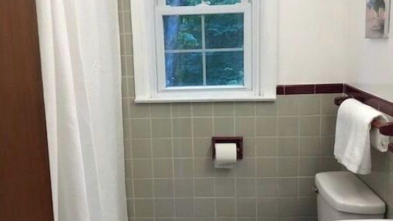 Photo of Bathroom in Kenilworth Forest