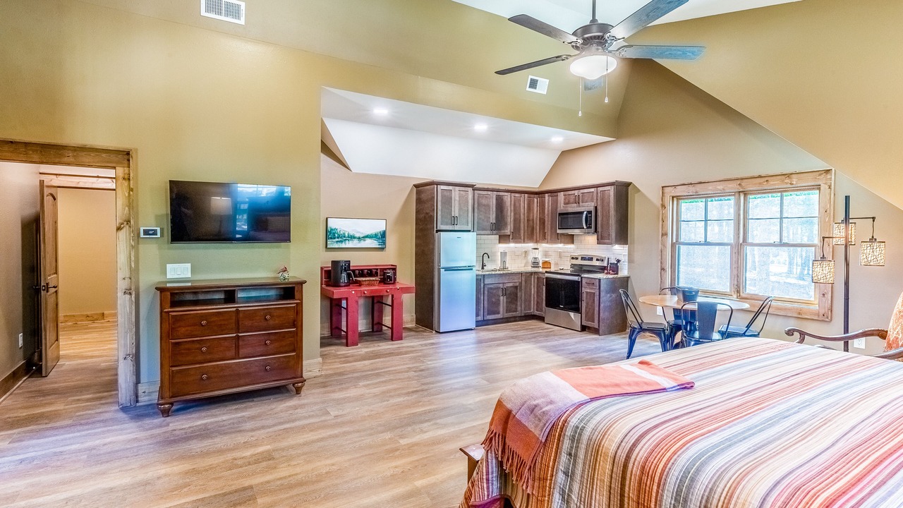 Photo of Bedroom in Glenville