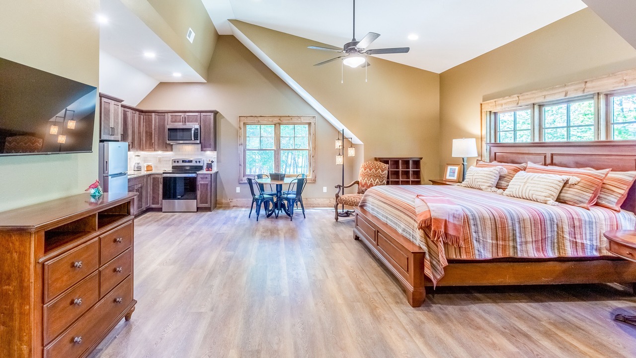 Photo of Bedroom in Glenville