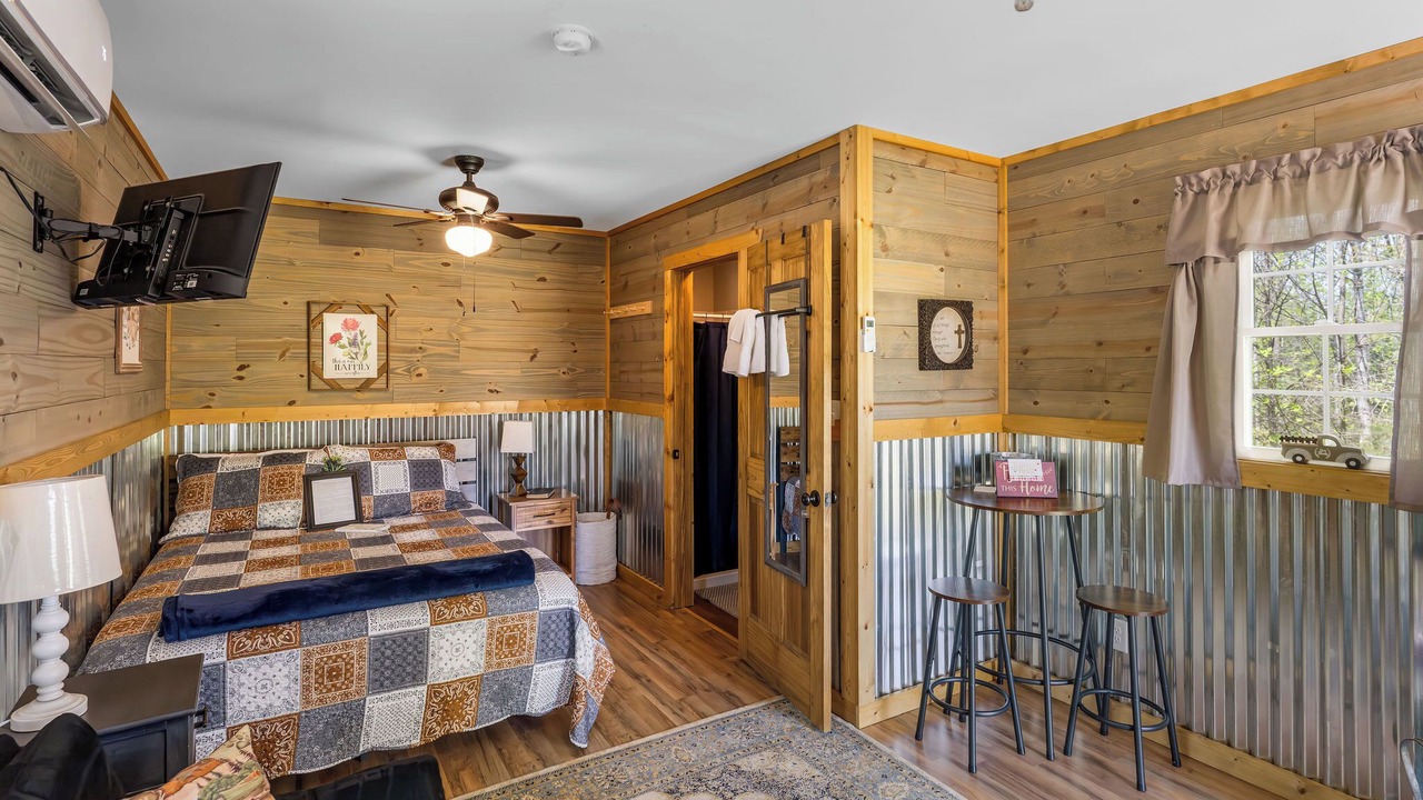 Photo of Bedroom in Moravian Falls
