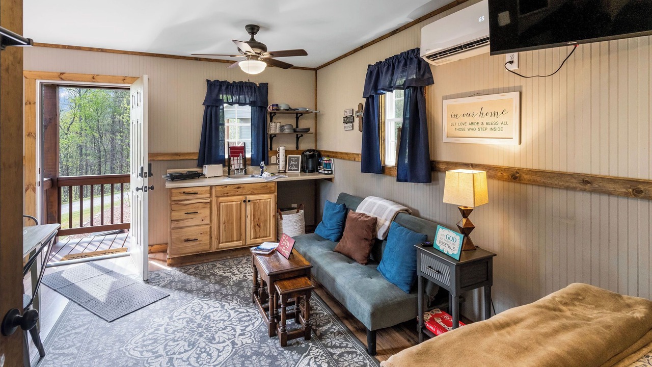 Photo of Livingroom in Moravian Falls