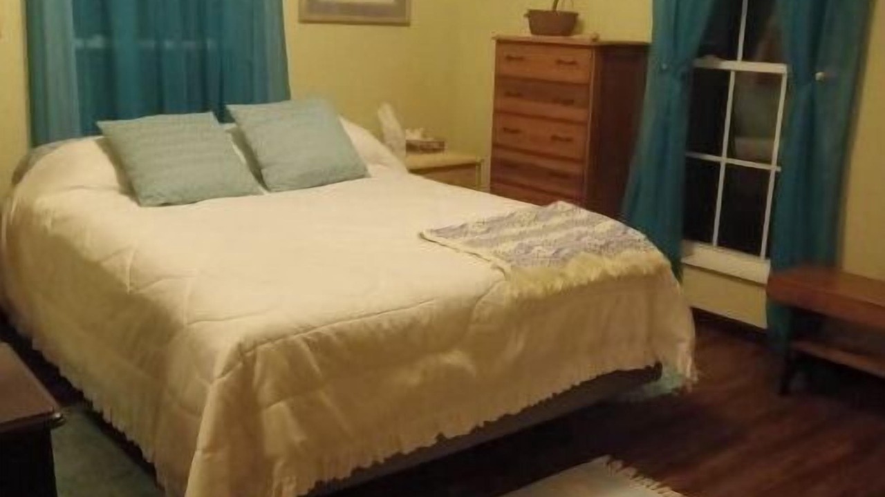 Photo of Bedroom in Robbinsville