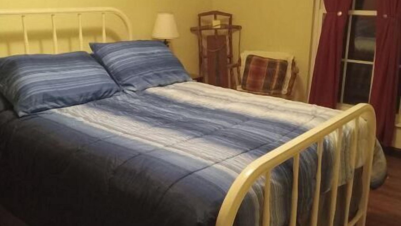 Photo of Bedroom in Robbinsville