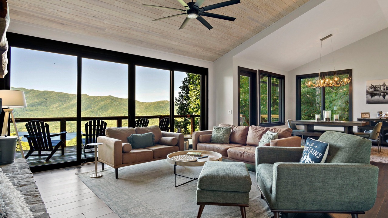 Photo of Livingroom in Laurel Ridge