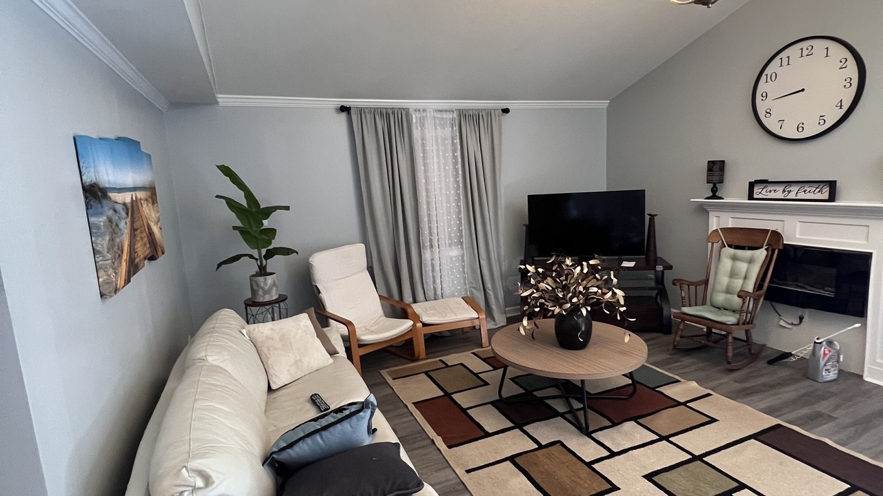 Photo of Livingroom in Monroe