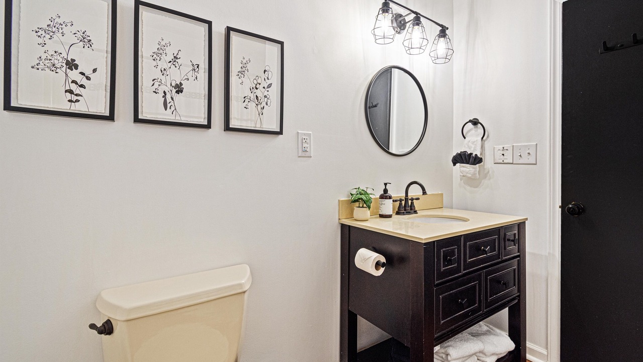 Photo of Bathroom in Charter Hills