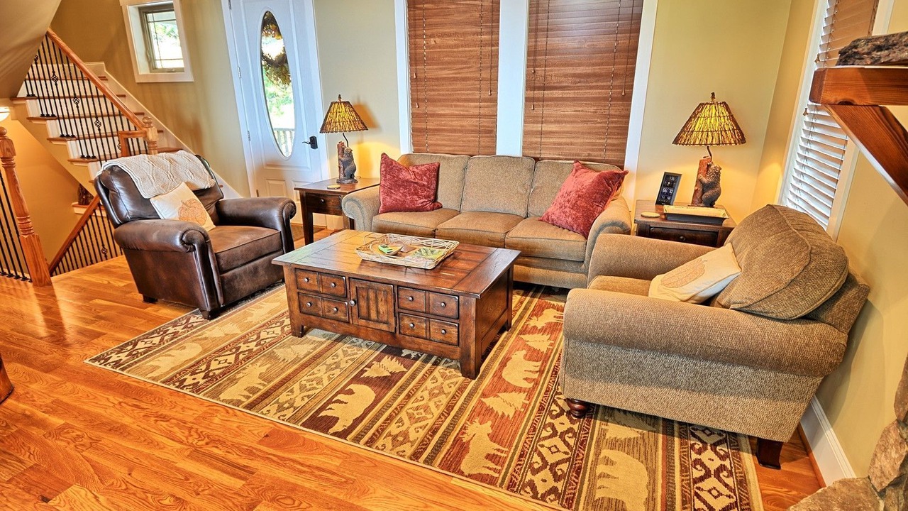 Photo of Livingroom in West Jefferson
