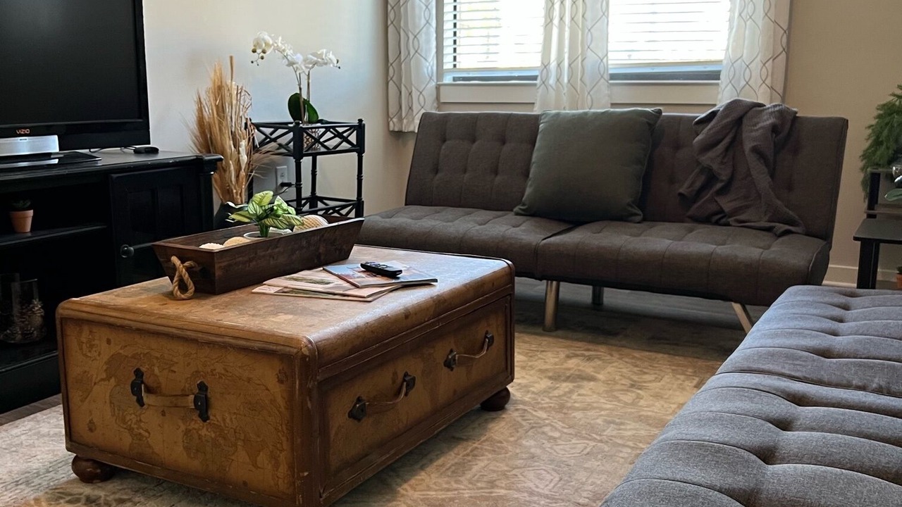 Photo of Livingroom in First Ward