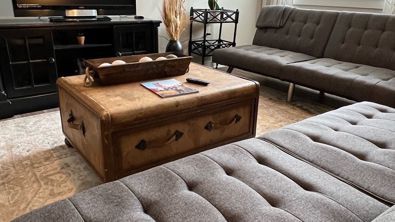 Photo of Livingroom in First Ward