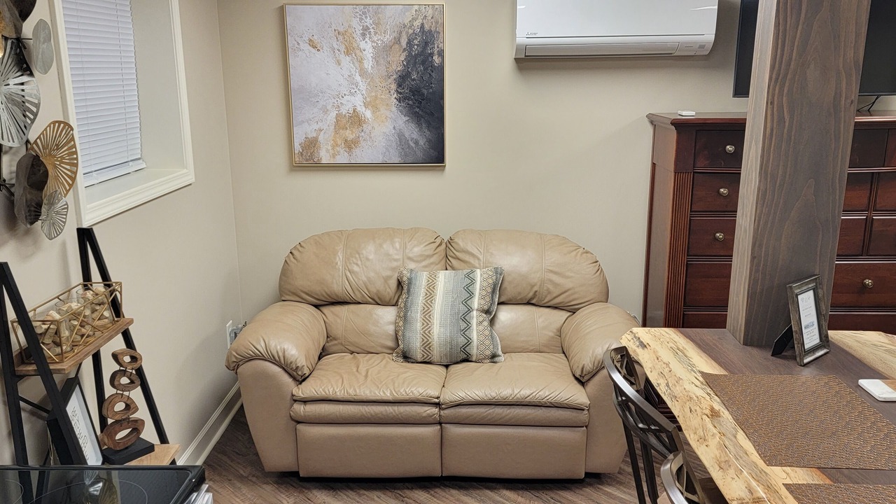 Photo of Livingroom in Lenoir