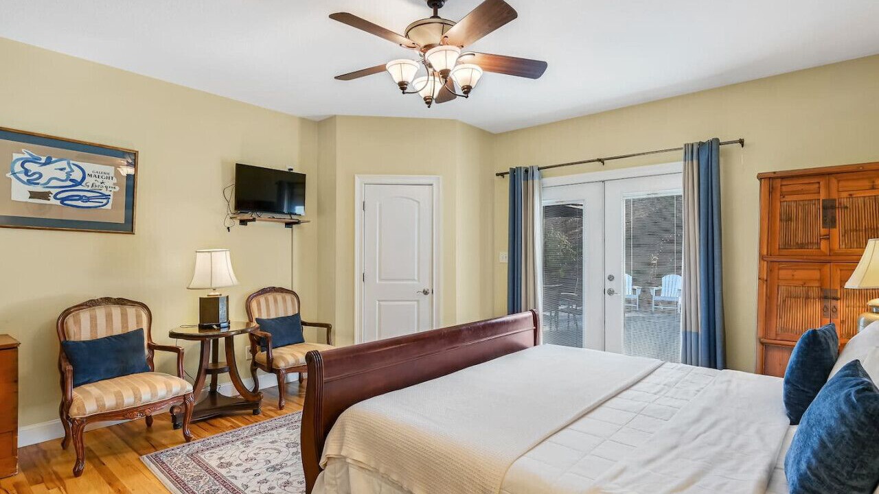 Photo of Bedroom in Weaverville