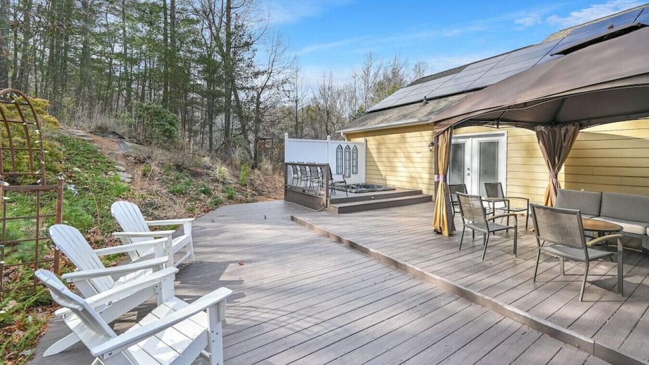 Photo of Patio Balcony in Weaverville