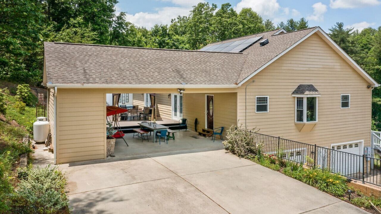 Photo of Outdoor in Weaverville
