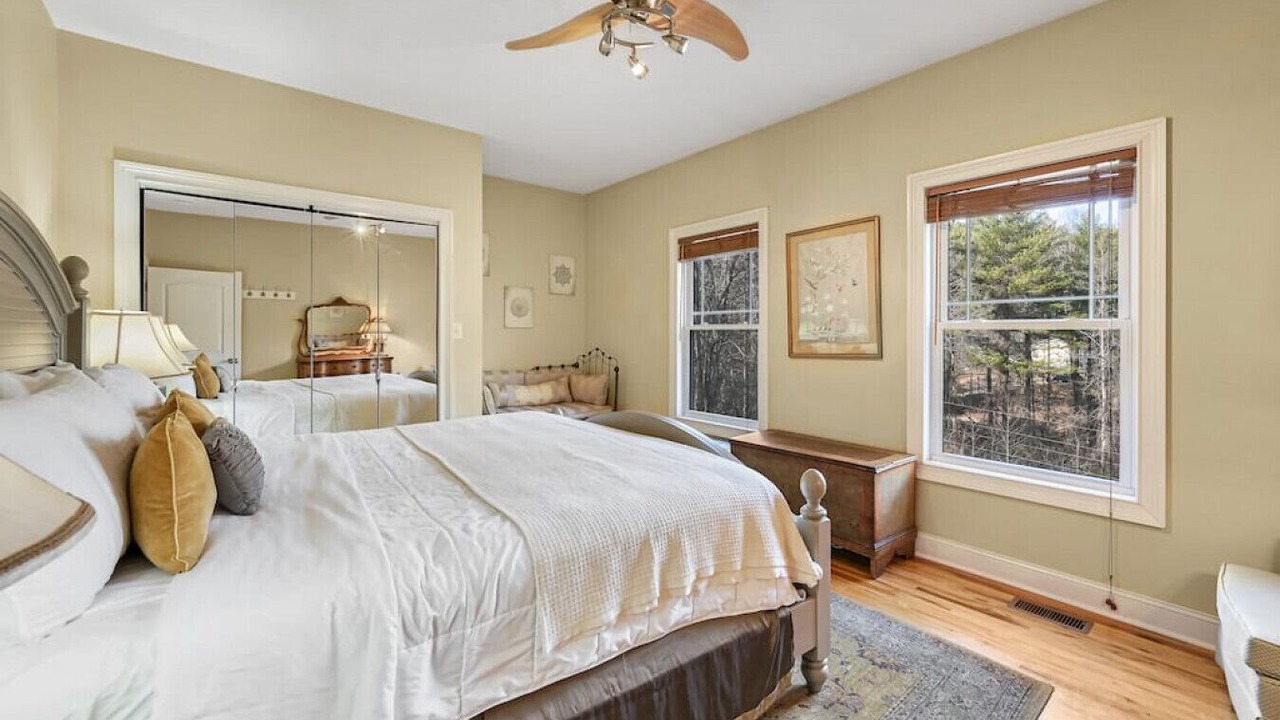 Photo of Bedroom in Weaverville