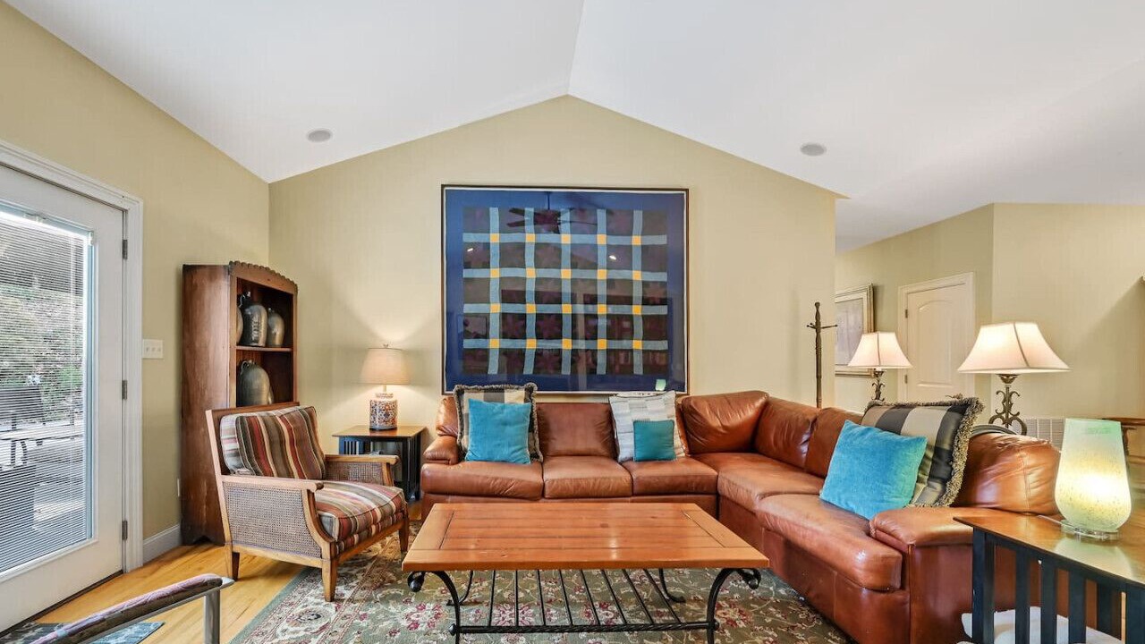 Photo of Livingroom in Weaverville