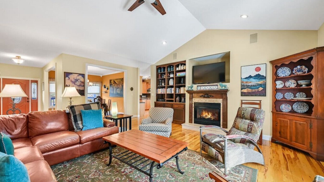 Photo of Livingroom in Weaverville