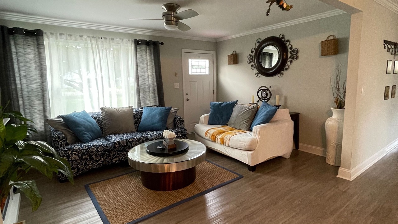 Photo of Livingroom in Mooresville