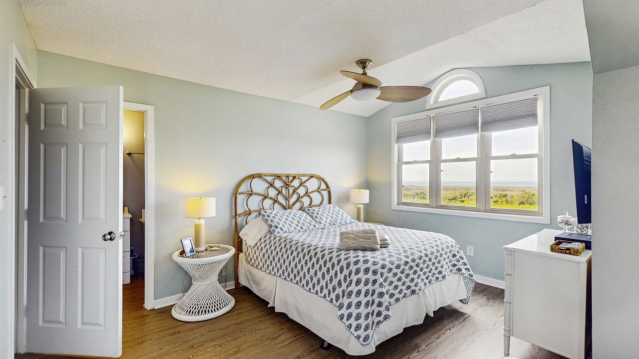 Photo of Bedroom in Topsail Beach