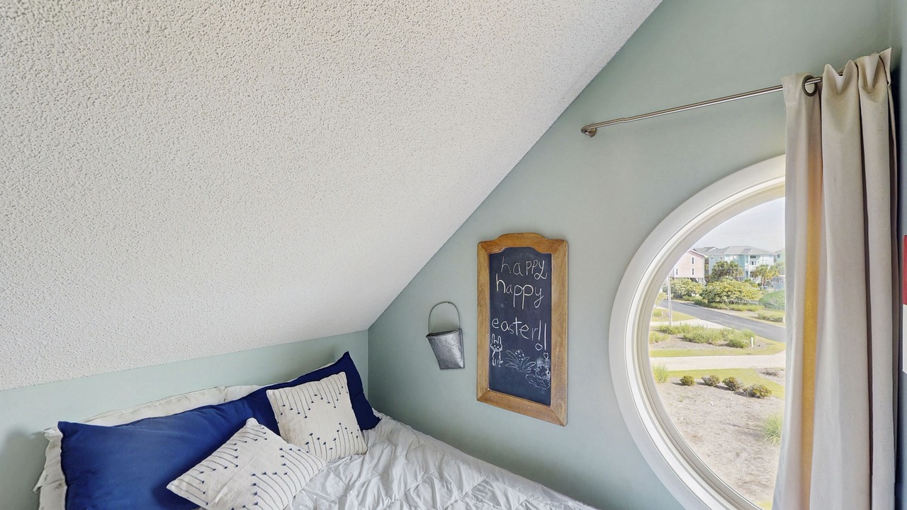 Photo of Bedroom in Topsail Beach