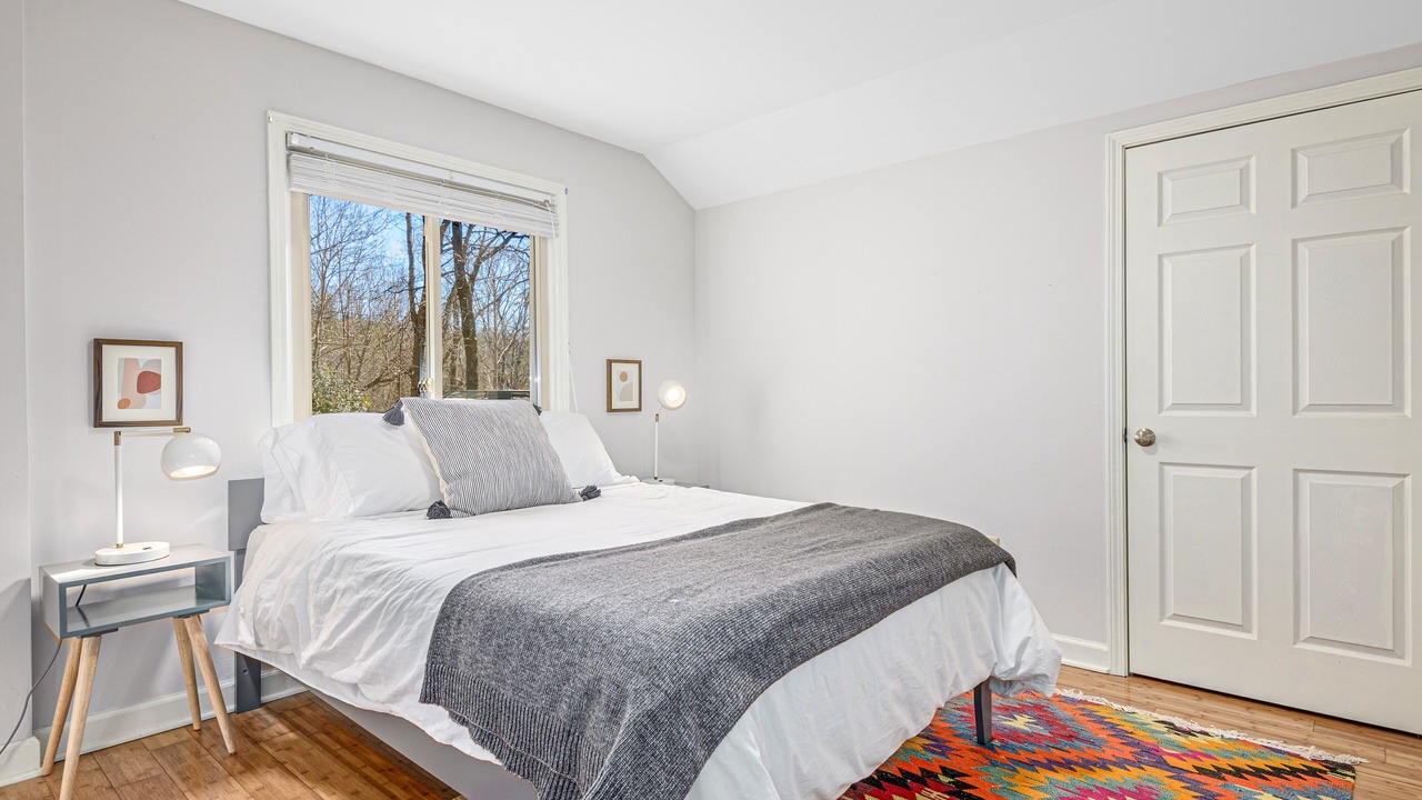 Photo of Bedroom in Black Mountain