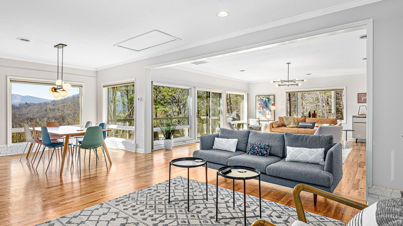 Photo of Livingroom in Black Mountain
