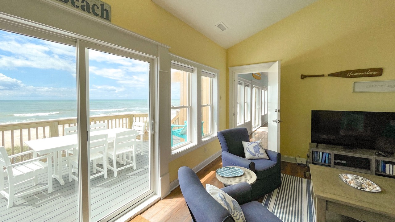 Photo of Livingroom in North Topsail Beach